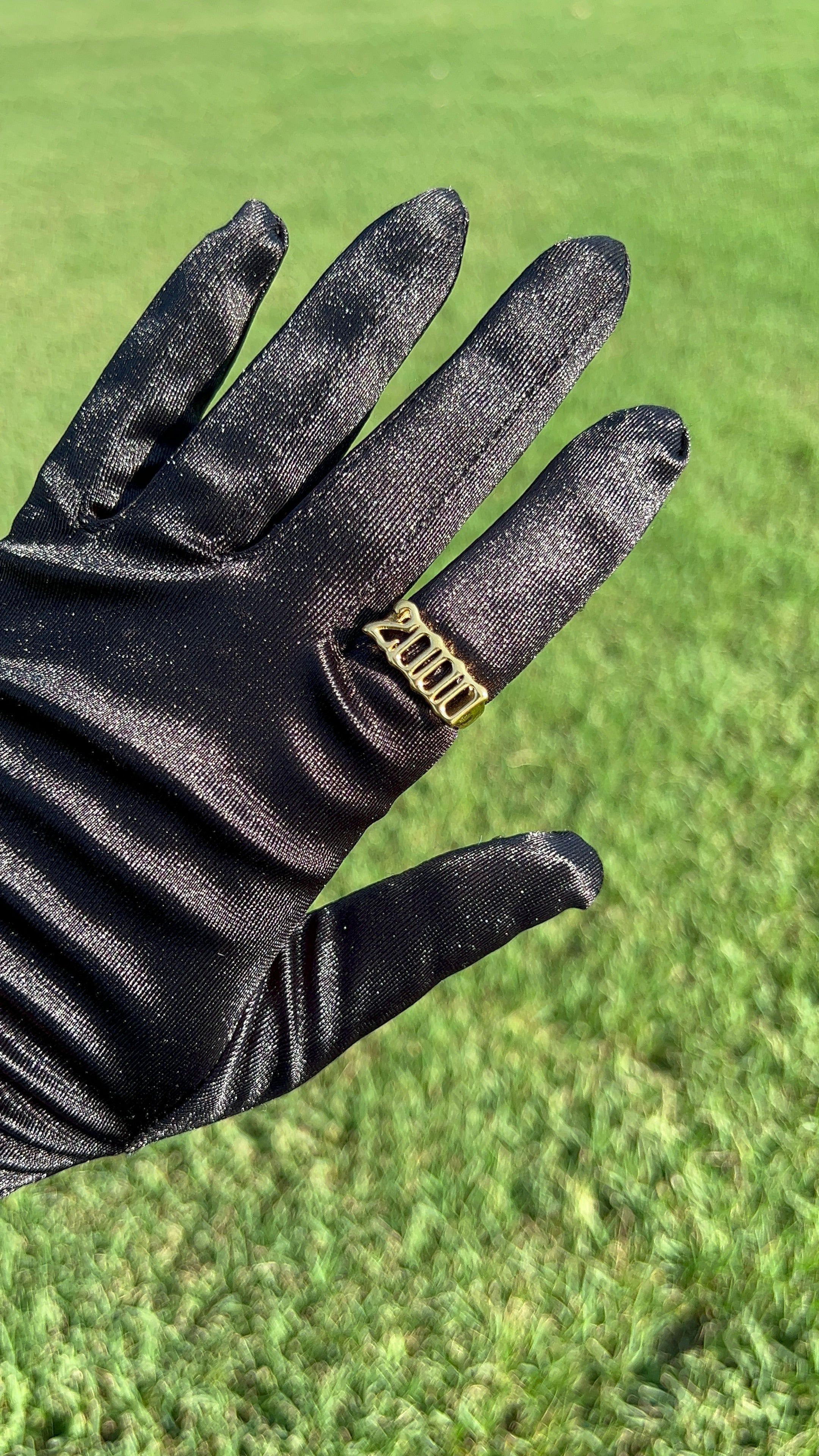 2000 Vintage Old English Birth Year Gold Metal Ring