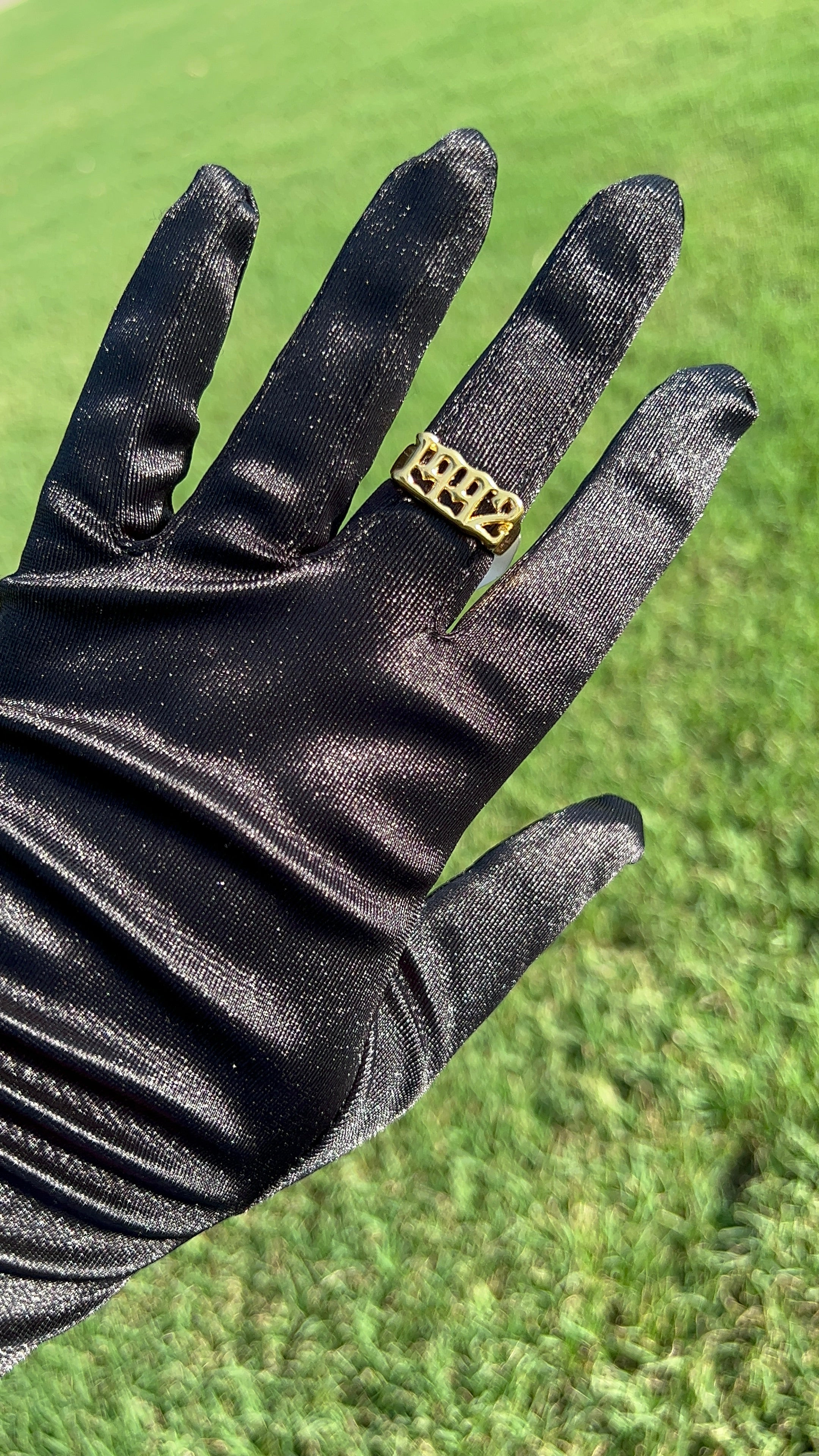 1992 Vintage Old English Birth Year Gold Metal Ring