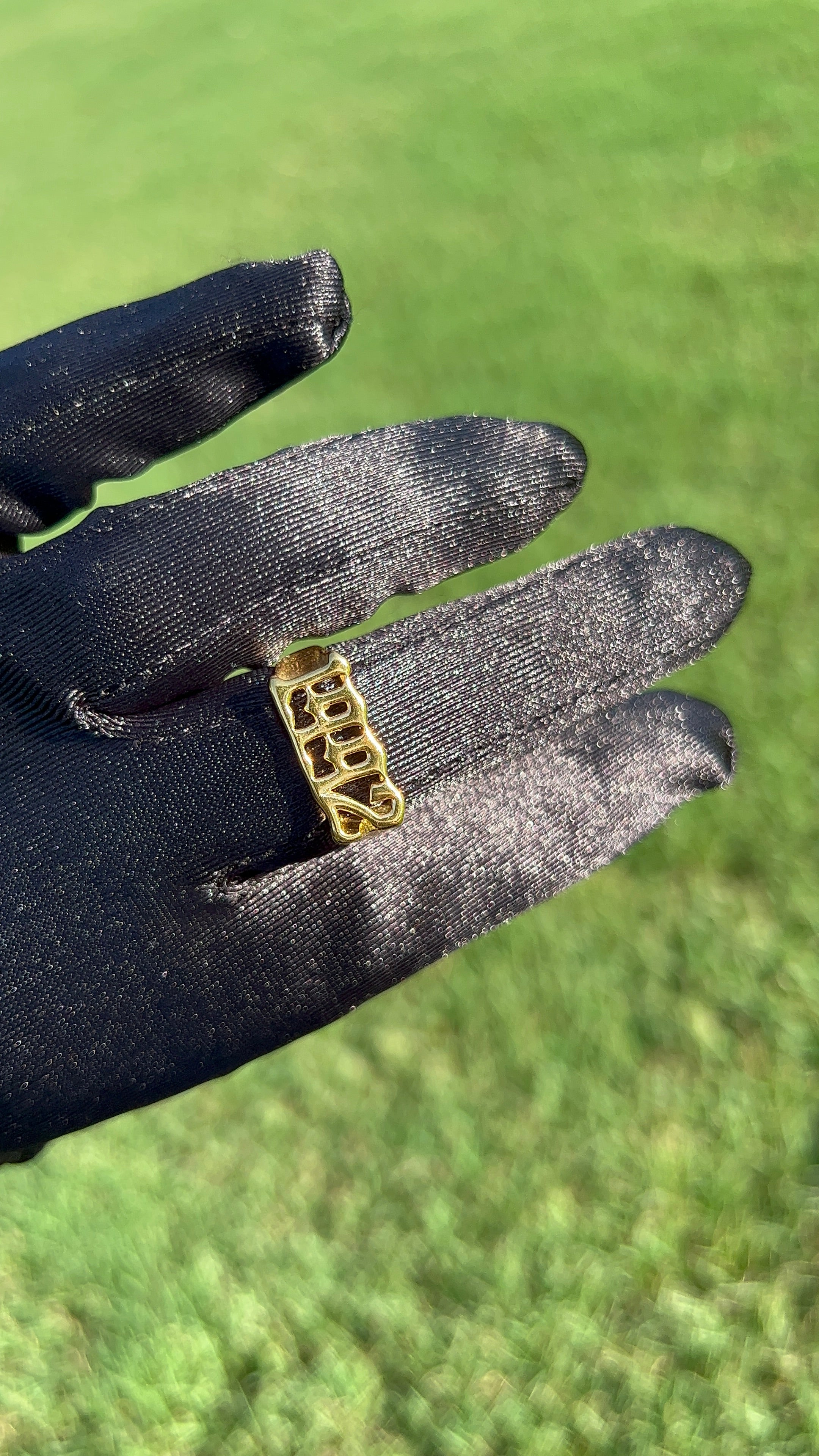 1992 Vintage Old English Birth Year Gold Metal Ring